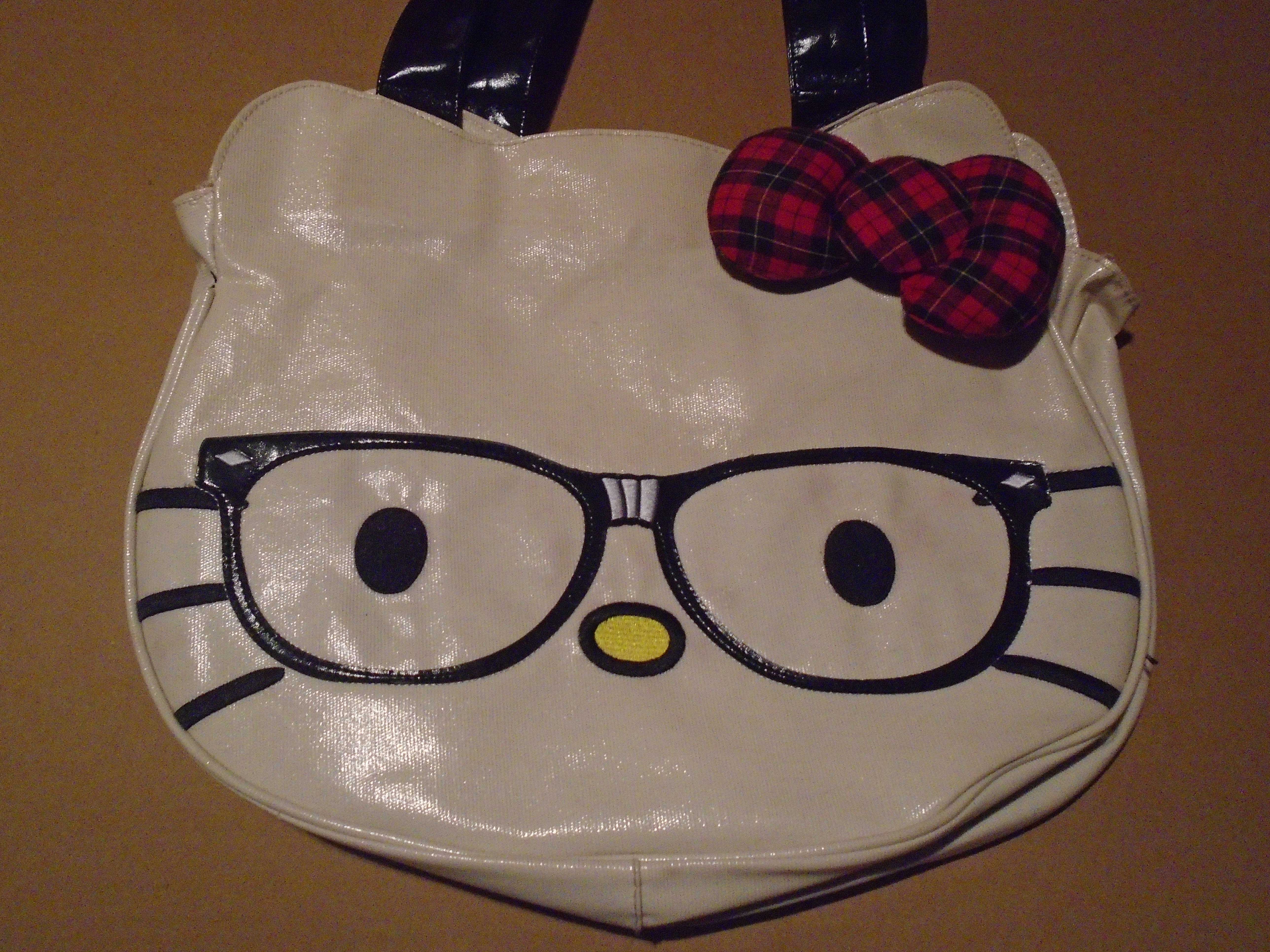 hello kitty purse